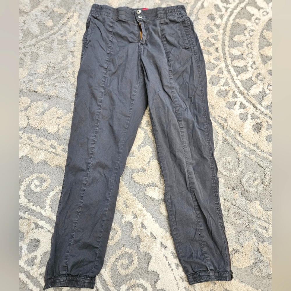 UNIONBAY-Womens Gray Distressed Cargo pants Size 9